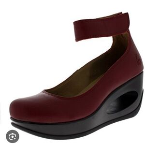 Fly London platform wedge shoes women.New. Size 39EU/8.5 US grey